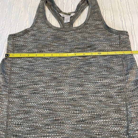 EUC Athleta Ultimate Scoop Tank - XS - Picture 6 of 9
